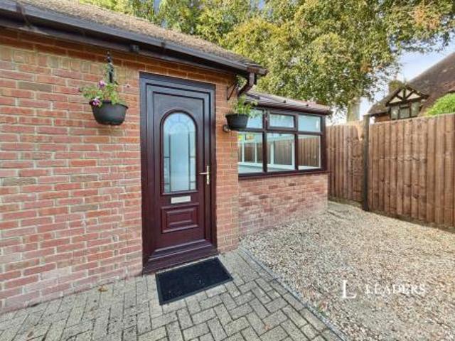 Apartment to rent in Carrbridge Gardens, Talbot Woods, Bournemouth, BH3 | Leaders