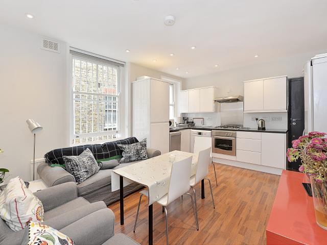 apartment to rent in Cavendish Parade, Clapham Common Southside, Clapham, London, SW4