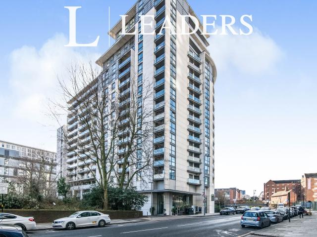 Apartment to rent in Centenary Plaza, 18 Holliday Street, Birmingham, B1 | Leaders