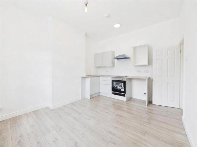 apartment to rent in Chapel Road, Grassmoor, Chesterfield