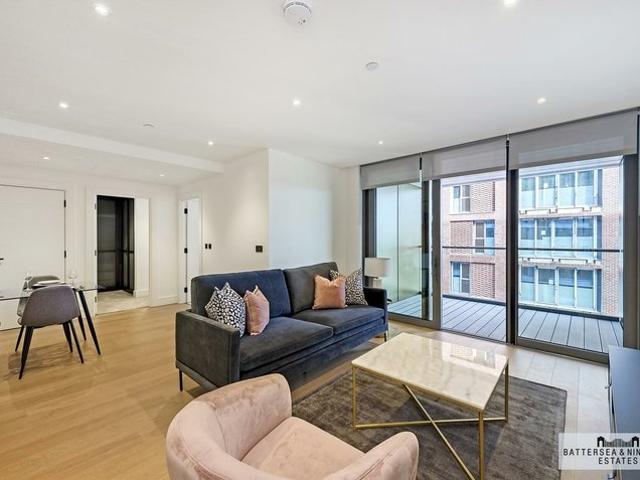Apartment to rent in Chartwell House, Prince of Wales Drive, SW11