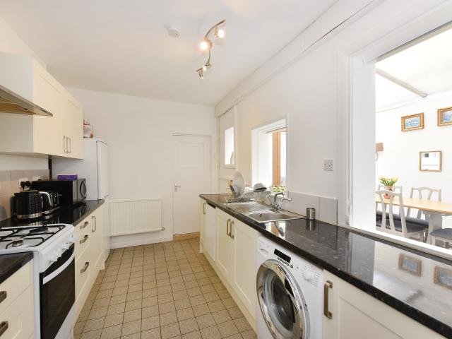 apartment to rent in Chesilton Road, Parsons Green, London, SW6