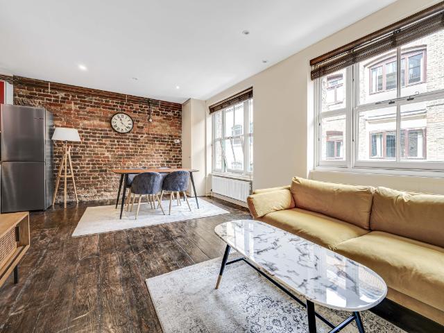 apartment to rent in Christina Street, London, EC2A