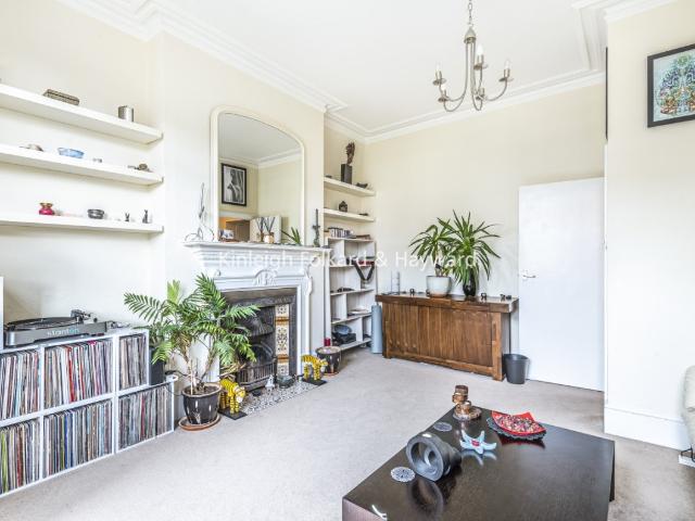 apartment to rent in Church Crescent, London, N10