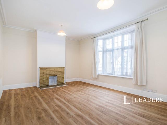Apartment to rent in Church Street, Weybridge, KT13 | Leaders