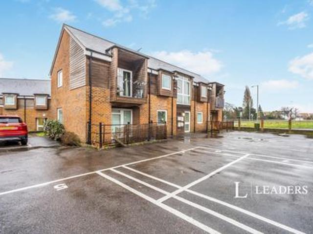 Apartment to rent in Church Road, Chichester, PO19 | Leaders