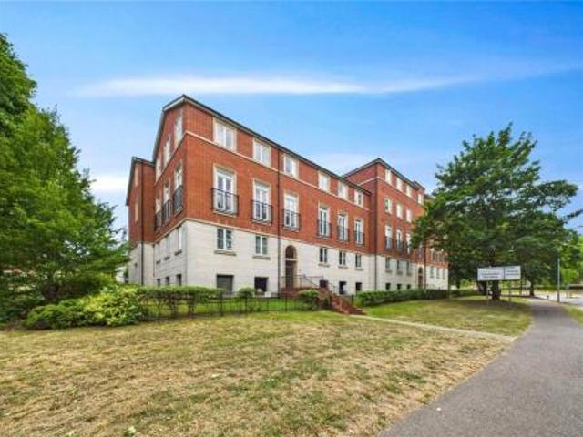Apartment to rent in Circular Road South, Colchester, Essex, CO2 | Leaders