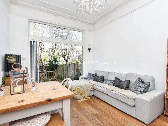 apartment to rent in Coniston Road, London, N10