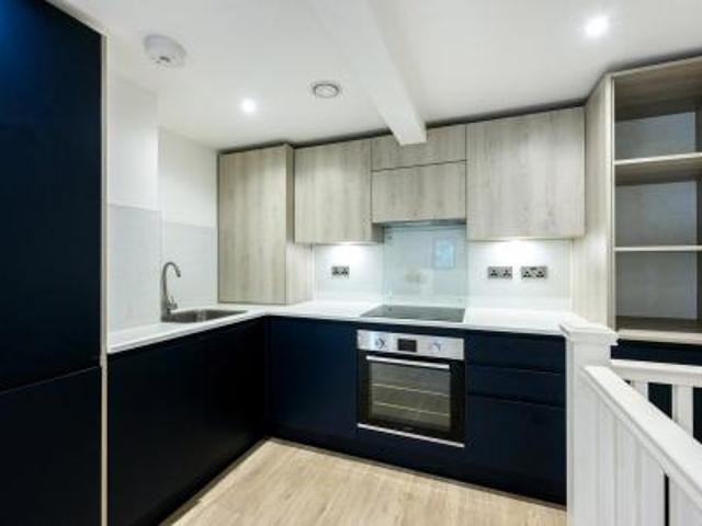 Apartment to rent in Cormongers Lane, Nutfield, Redhill, Surrey, RH1 | Leaders