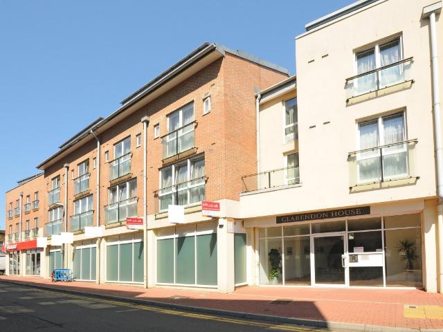 apartment to rent in Cowleaze Road, Kingston Upon Thames, Surrey, KT2