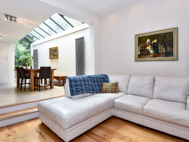 apartment to rent in Claremont Road, London, N6