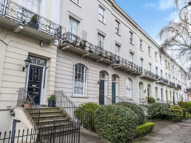 Apartment to rent in Clarence Square, Cheltenham, GL50 | Leaders