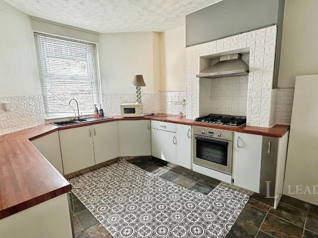 Apartment to rent in Clarendon Road, Luton, Bedfordshire, LU2 | Leaders