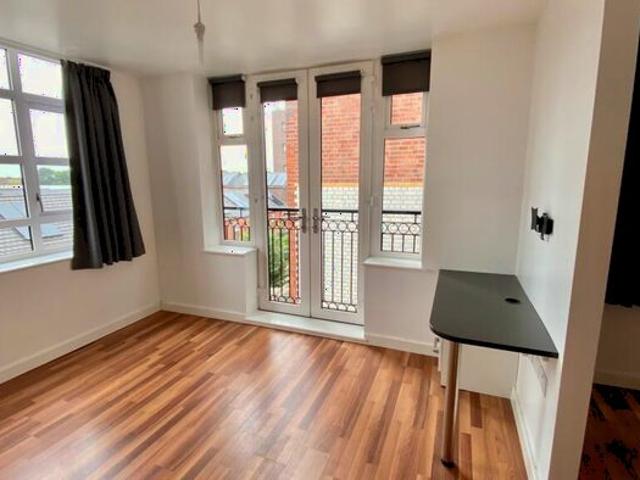 Apartment To Rent In Clyde Court, Leicester, LE1