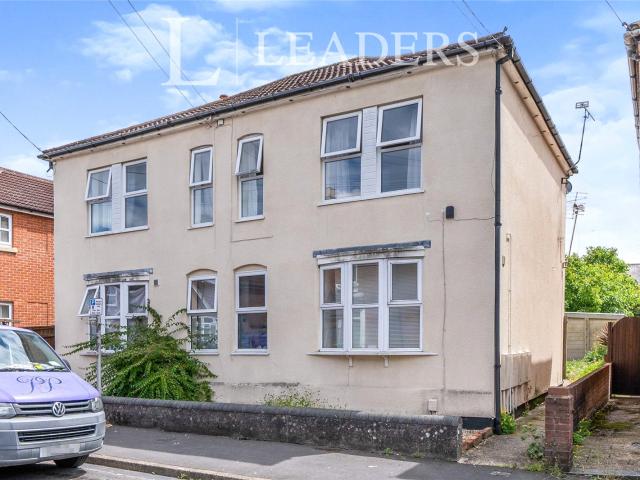 Apartment to rent in Cromwell Road, Southampton, Hampshire, SO15 | Leaders