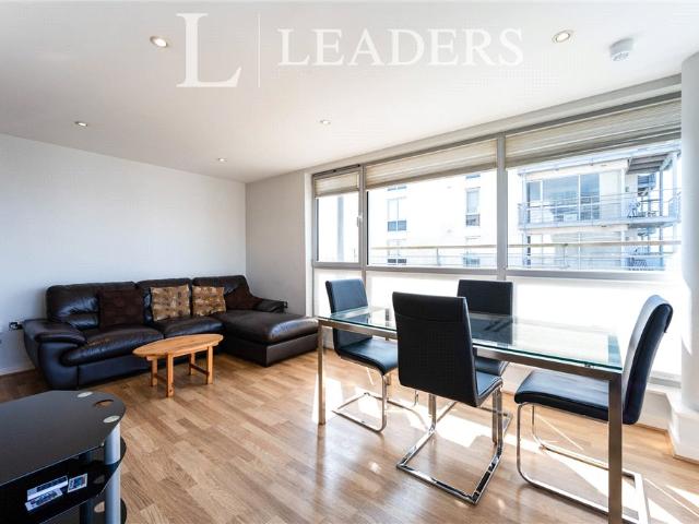 Apartment to rent in Cross Street, Portsmouth, Hampshire, PO1 | Leaders