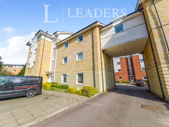 Apartment to rent in Dawn Court, Bakers Close, St. Albans, Hertfordshire, AL1 | Leaders