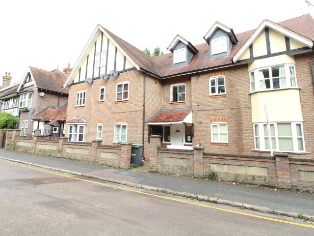 Apartment to rent in Downs Road, Luton, Bedfordshire, LU1 | Leaders