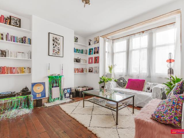 apartment to rent in Dumbarton Road, Clapham, London, SW2