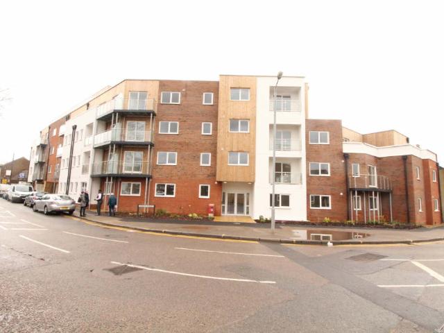 Apartment to rent in Dudley Street, Luton, Bedfordshire, LU2 | Leaders