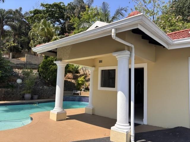 Apartment To Rent in Durban North, KwaZulu Natal