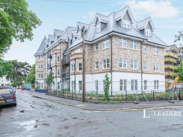 Apartment to rent in Durley Road, Bournemouth, Dorset, BH2 | Leaders