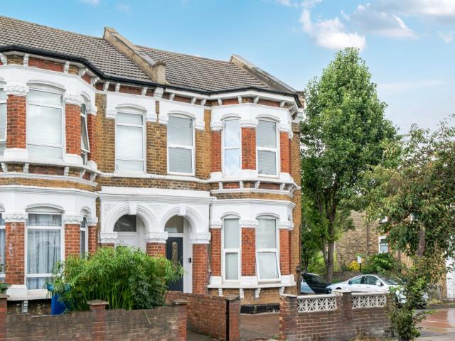 apartment to rent in East Dulwich Grove, London, SE22