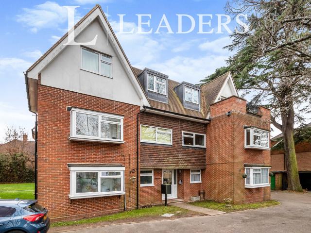 Apartment to rent in East Lodge, Epsom Road, Leatherhead, KT22 | Leaders