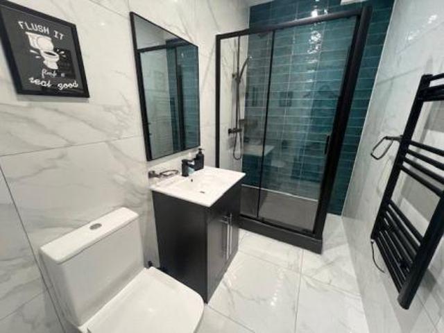 Apartment to rent in East Parade, Bradford, West Yorkshire, BD1 | Leaders