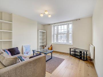 apartment to rent in Ebury Bridge Road, London, SW1W