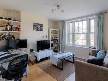 apartment to rent in Ebury Bridge Road, London, SW1W