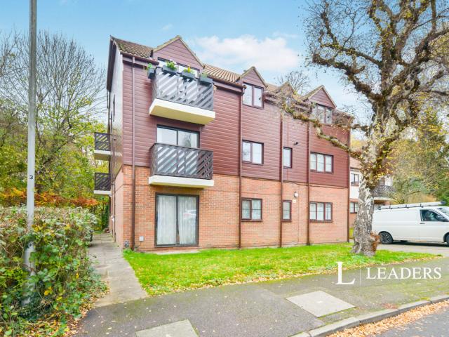 Apartment to rent in Edmond Beaufort Drive, St. Albans, Hertfordshire, AL3 | Leaders