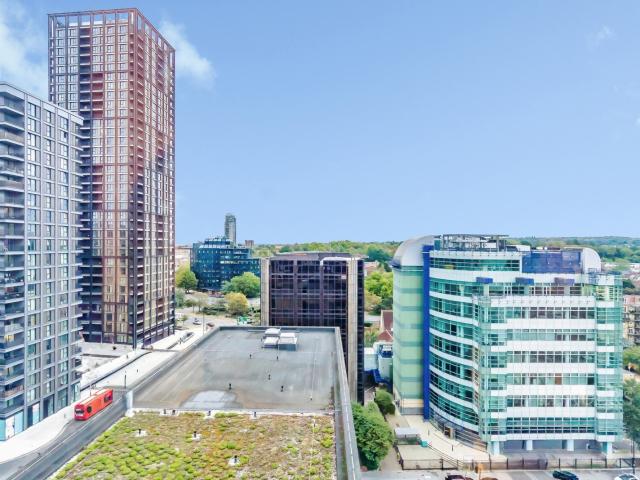 Apartment to rent in Edridge Road, Croydon, CR0 | Leaders