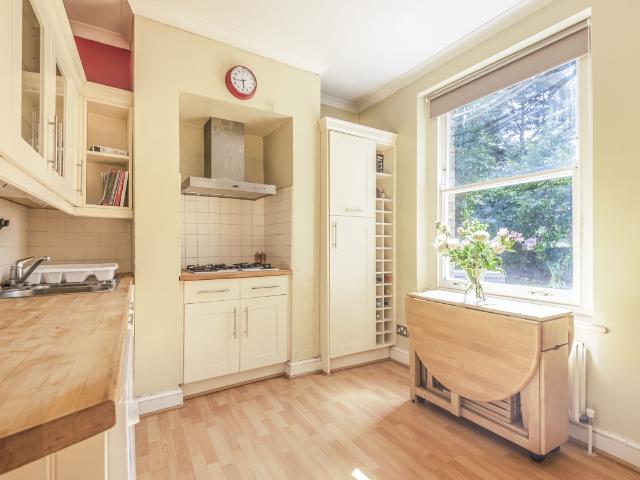 apartment to rent in Elmfield Road, Balham, London, SW17