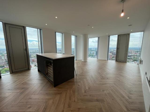 apartment to rent in Elizabeth Tower, Silvercroft Street, Manchester, M15 4ZD