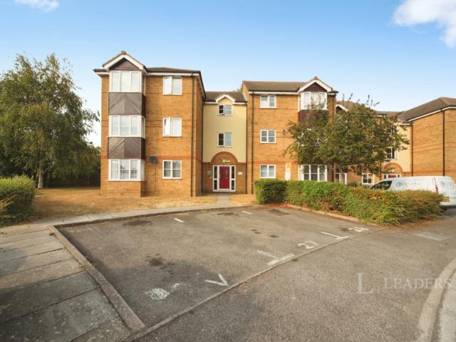 Apartment to rent in Falcon Close, Dunstable, LU6 | Leaders