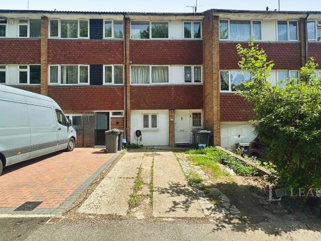 Apartment to rent in Falconers Road, Luton, Bedfordshire, LU2 | Leaders