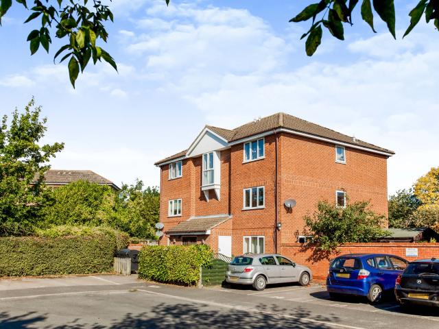 Apartment to rent in Fennec Close, Cambridge, CB1 | Leaders