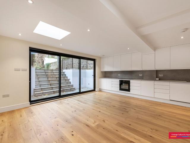 apartment to rent in Fellows Road, Belsize Park, London, NW3