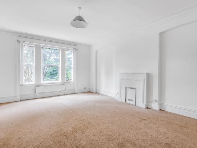 apartment to rent in Finchley Road, London, NW3