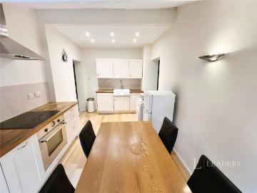 Apartment to rent in Fieldgate Lane, Kenilworth, CV8 | Leaders