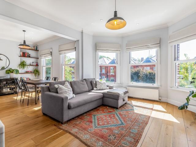 apartment to rent in Fordwych Road, London, NW2