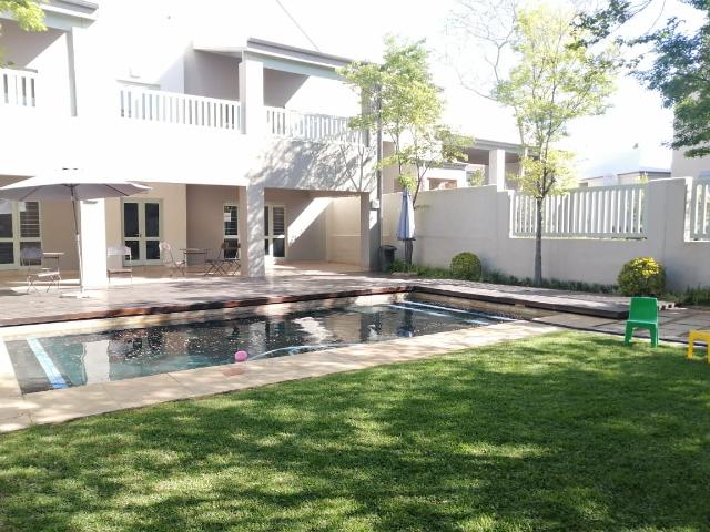 Apartment to rent in Fourways, Sandton