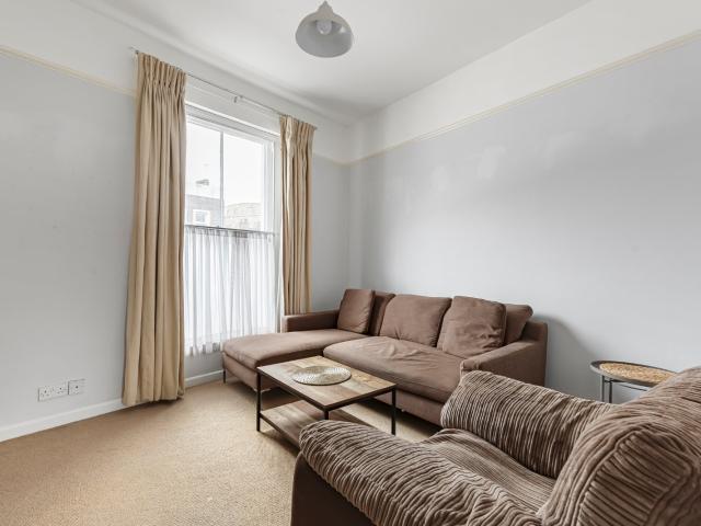 apartment to rent in Fulham Road, Fulham, London, SW6