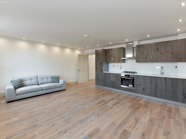 apartment to rent in Fulham Road, Fulham, London, SW6