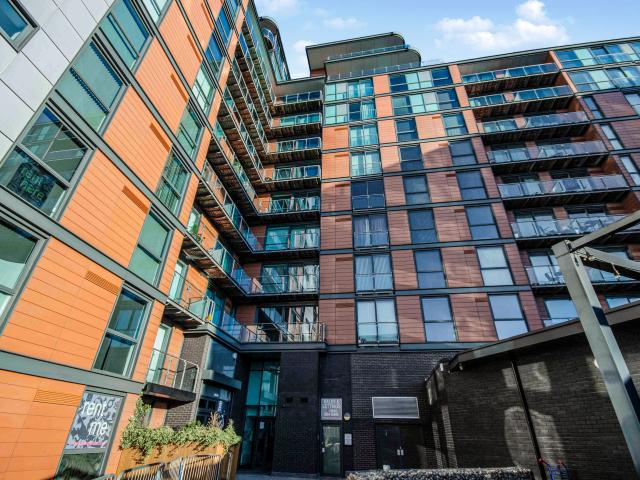 Apartment to rent in Gateway Plaza, Sackville Street, Barnsley, S70 | Leaders