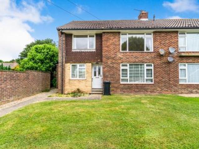 Apartment to rent in Gilbert Road, Chichester, PO19 | Leaders
