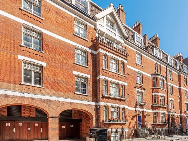 apartment to rent in Gilbert Street, Mayfair, London, W1K