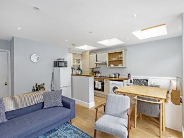 apartment to rent in Gilstead Road, London, SW6