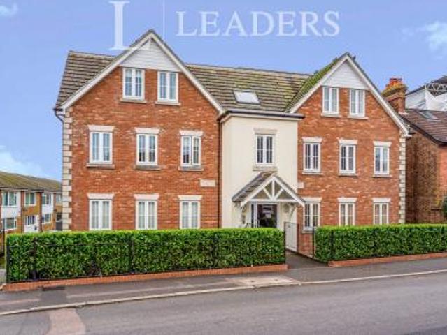 Apartment to rent in Greyhound House, 123 Shipbourne Road, Tonbridge, TN10 | Leaders